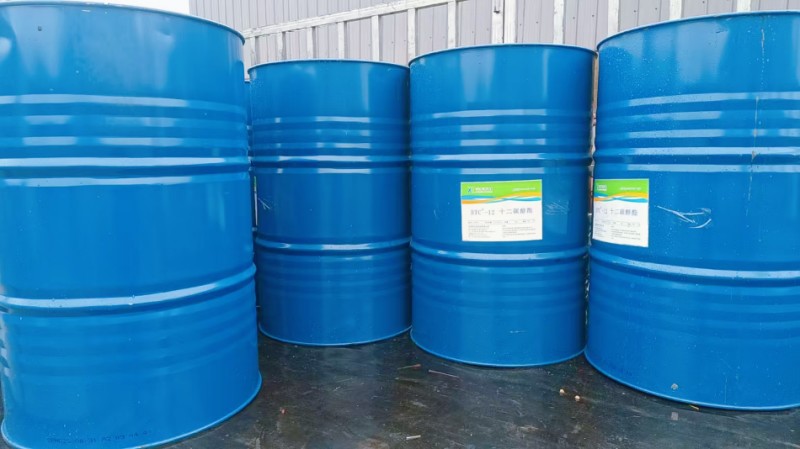 潤(rùn)泰十二碳醇酯到貨.jpg 潤(rùn)泰十二碳醇酯到貨.jpg